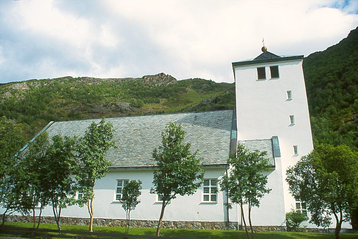 Øksfjord kirke - 90KB